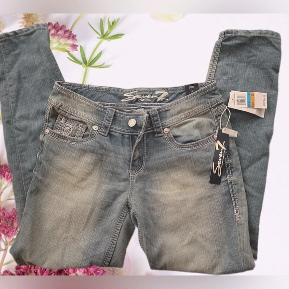 7 For All Mankind Skinny Jeans NWT  Size 9 - Picture 1 of 6